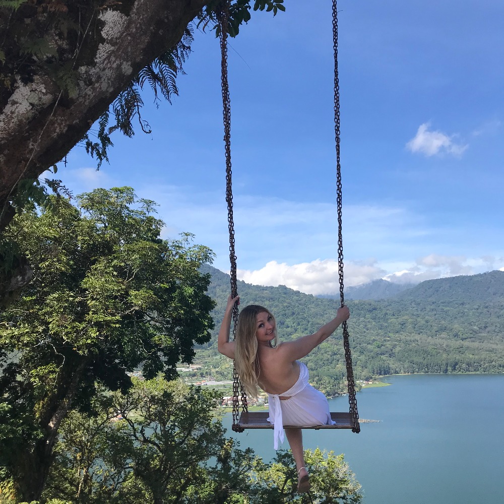 Meet your Posher, Ashley